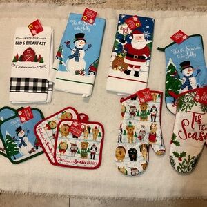 10 Pc Set Christmas Kitchen Towels Pot Holders Oven Mitts Snowman Santa NEW